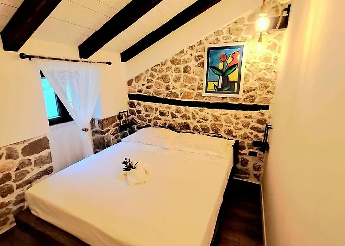 Colna * Kuna Pelješka