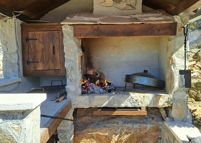 Colna Kuna Pelješka